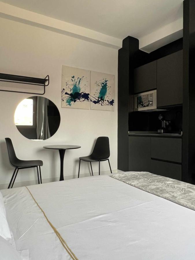 Fiesta Cama Individual Modern & Luxury Apartment Малага Екстериор снимка