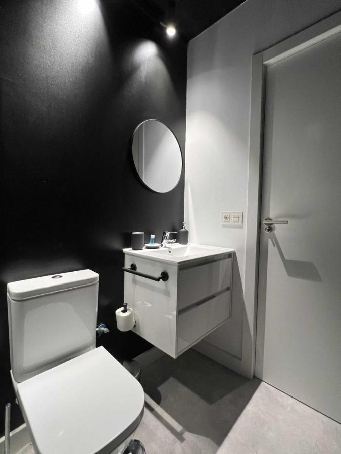 Fiesta Cama Individual Modern & Luxury Apartment Малага Екстериор снимка